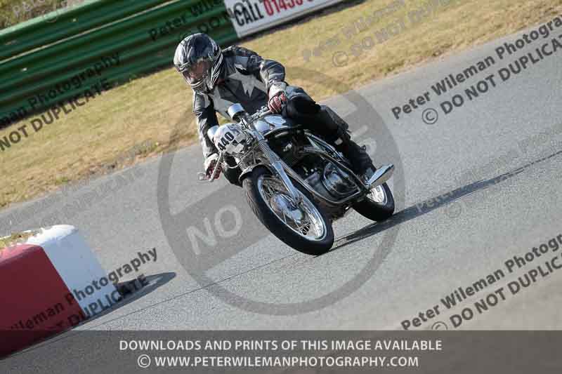 Vintage motorcycle club;eventdigitalimages;mallory park;mallory park trackday photographs;no limits trackdays;peter wileman photography;trackday digital images;trackday photos;vmcc festival 1000 bikes photographs